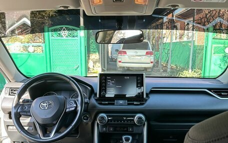 Toyota RAV4, 2019 год, 3 550 000 рублей, 6 фотография