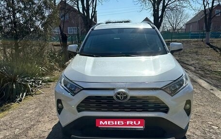 Toyota RAV4, 2019 год, 3 550 000 рублей, 11 фотография
