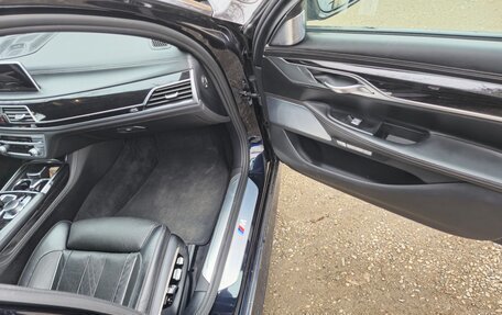 BMW 7 серия, 2015 год, 3 580 000 рублей, 9 фотография