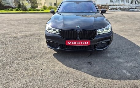 BMW 7 серия, 2015 год, 3 580 000 рублей, 7 фотография