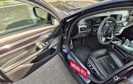 BMW 7 серия, 2015 год, 3 580 000 рублей, 15 фотография