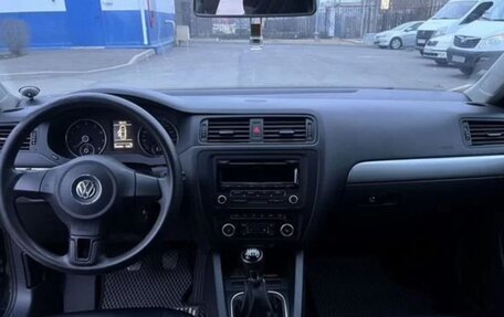 Volkswagen Jetta VI, 2012 год, 950 000 рублей, 12 фотография