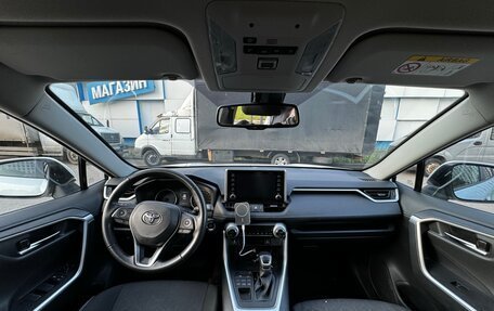 Toyota RAV4, 2022 год, 4 200 000 рублей, 6 фотография