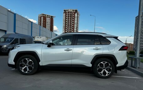 Toyota RAV4, 2022 год, 4 200 000 рублей, 3 фотография
