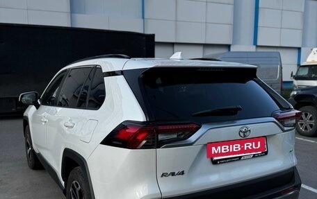 Toyota RAV4, 2022 год, 4 200 000 рублей, 5 фотография