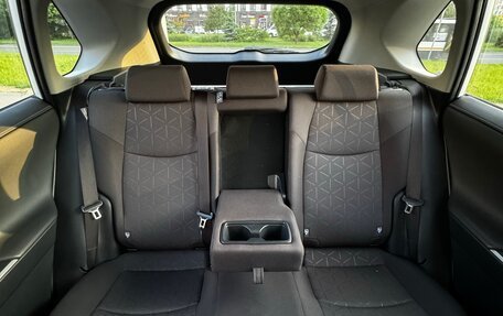 Toyota RAV4, 2022 год, 4 200 000 рублей, 11 фотография