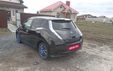 Nissan Leaf I, 2015 год, 900 000 рублей, 3 фотография