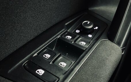 Volkswagen Tiguan II, 2019 год, 2 510 000 рублей, 17 фотография