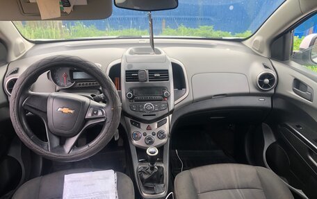 Chevrolet Aveo III, 2012 год, 399 999 рублей, 13 фотография