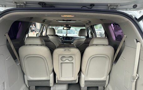 KIA Carnival III, 2016 год, 2 397 000 рублей, 10 фотография