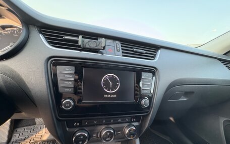 Skoda Octavia, 2017 год, 1 700 000 рублей, 24 фотография