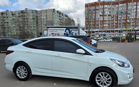 Hyundai Solaris II рестайлинг, 2012 год, 640 000 рублей, 3 фотография