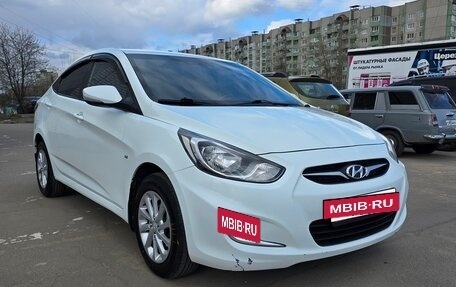 Hyundai Solaris II рестайлинг, 2012 год, 640 000 рублей, 2 фотография