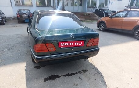 Mercedes-Benz E-Класс, 1997 год, 350 000 рублей, 4 фотография