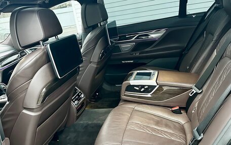 BMW 7 серия, 2017 год, 4 490 000 рублей, 8 фотография