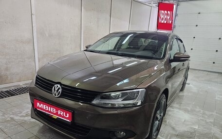 Volkswagen Jetta VI, 2011 год, 831 000 рублей, 2 фотография