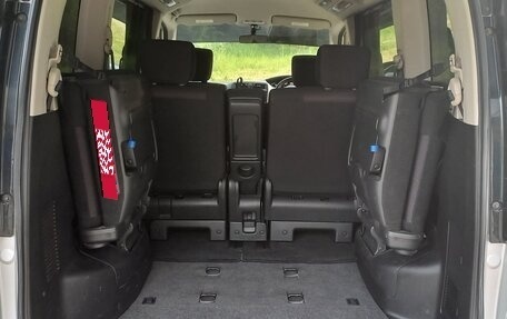 Nissan Serena IV, 2011 год, 1 390 000 рублей, 17 фотография