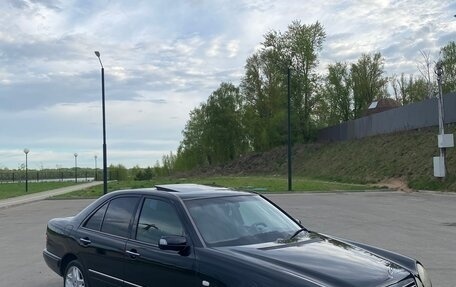 Mercedes-Benz E-Класс, 1997 год, 500 000 рублей, 3 фотография