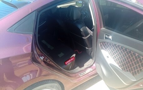 Hyundai Solaris II рестайлинг, 2012 год, 750 000 рублей, 17 фотография