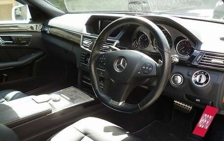 Mercedes-Benz E-Класс, 2013 год, 1 245 000 рублей, 11 фотография