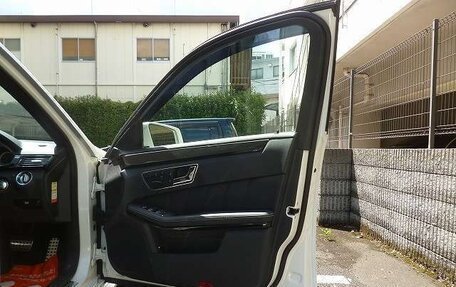 Mercedes-Benz E-Класс, 2013 год, 1 245 000 рублей, 18 фотография