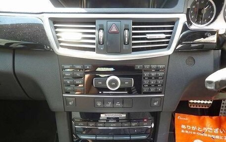 Mercedes-Benz E-Класс, 2013 год, 1 245 000 рублей, 15 фотография