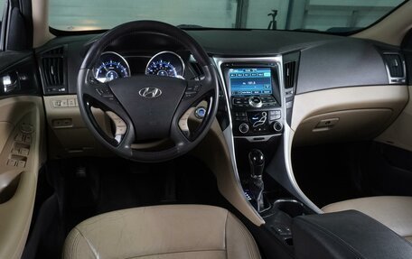 Hyundai Sonata VI, 2011 год, 1 259 000 рублей, 6 фотография