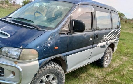 Mitsubishi Delica IV, 1995 год, 750 000 рублей, 1 фотография
