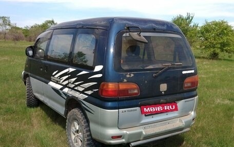 Mitsubishi Delica IV, 1995 год, 750 000 рублей, 2 фотография