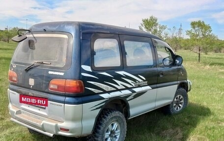 Mitsubishi Delica IV, 1995 год, 750 000 рублей, 3 фотография