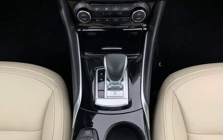 Infiniti Q30, 2017 год, 2 560 000 рублей, 13 фотография