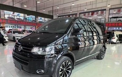 Volkswagen Multivan T6 рестайлинг, 2015 год, 2 750 000 рублей, 1 фотография