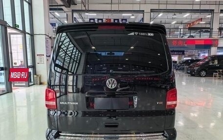 Volkswagen Multivan T6 рестайлинг, 2015 год, 2 750 000 рублей, 6 фотография