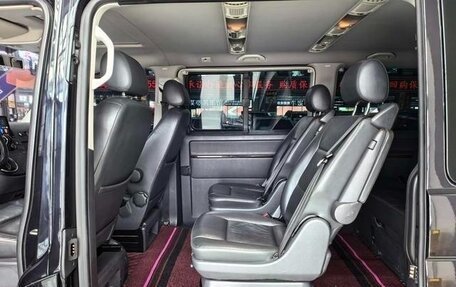 Volkswagen Multivan T6 рестайлинг, 2015 год, 2 750 000 рублей, 8 фотография