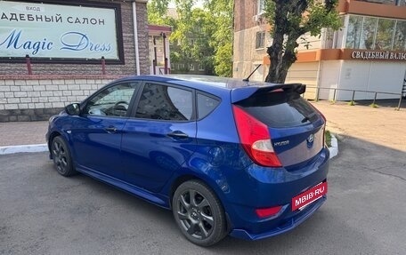 Hyundai Solaris II рестайлинг, 2012 год, 600 000 рублей, 4 фотография