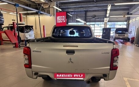 Mitsubishi L200 IV рестайлинг, 2019 год, 1 900 000 рублей, 4 фотография