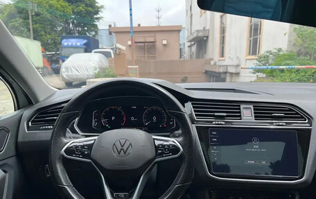 Volkswagen Tiguan II, 2022 год, 3 000 400 рублей, 9 фотография