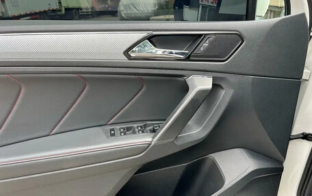 Volkswagen Tiguan II, 2022 год, 3 000 400 рублей, 15 фотография
