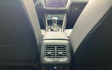 Volkswagen Tiguan II, 2022 год, 3 000 400 рублей, 13 фотография