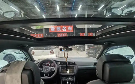 Volkswagen Tiguan II, 2018 год, 2 500 777 рублей, 8 фотография