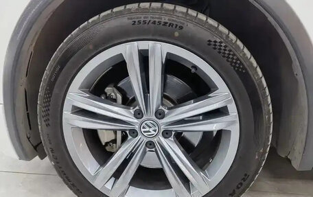 Volkswagen Tiguan II, 2018 год, 2 500 777 рублей, 15 фотография