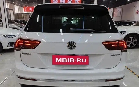 Volkswagen Tiguan II, 2018 год, 2 500 777 рублей, 5 фотография