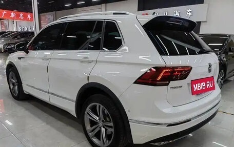 Volkswagen Tiguan II, 2018 год, 2 500 777 рублей, 4 фотография