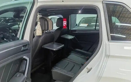 Volkswagen Tiguan II, 2018 год, 2 500 777 рублей, 14 фотография
