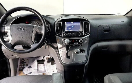 Hyundai Grand Starex Grand Starex I рестайлинг 2, 2019 год, 2 960 000 рублей, 7 фотография