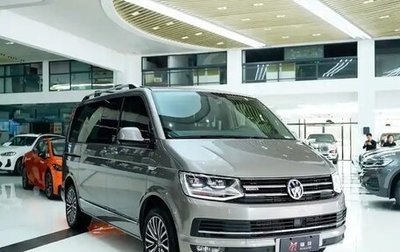 Volkswagen Multivan T6 рестайлинг, 2019 год, 4 890 000 рублей, 1 фотография