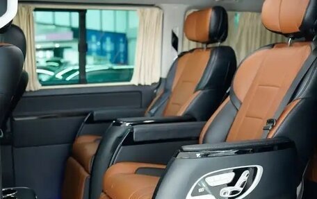 Volkswagen Multivan T6 рестайлинг, 2019 год, 4 890 000 рублей, 8 фотография