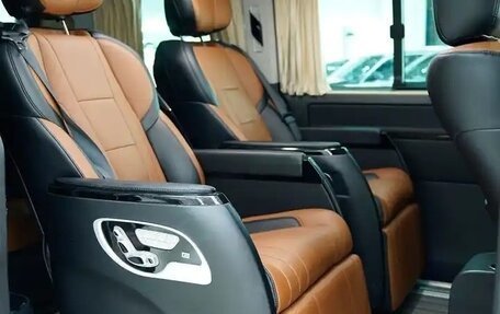 Volkswagen Multivan T6 рестайлинг, 2019 год, 4 890 000 рублей, 17 фотография