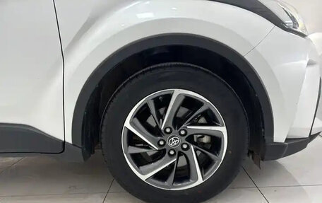 Toyota C-HR I рестайлинг, 2021 год, 2 350 777 рублей, 12 фотография