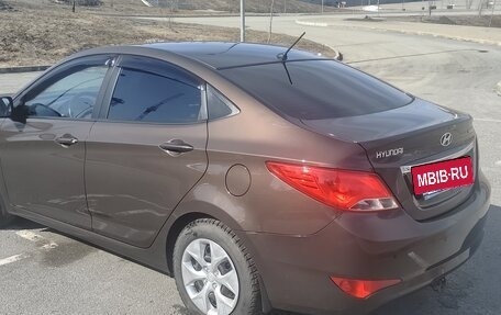 Hyundai Solaris II рестайлинг, 2015 год, 1 090 000 рублей, 2 фотография